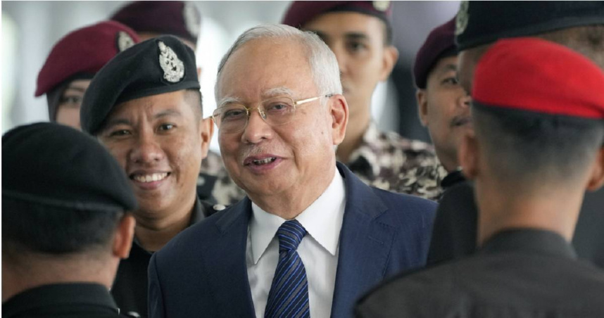 馬來西亞前首相納吉（中）。（圖／達志／美聯社）