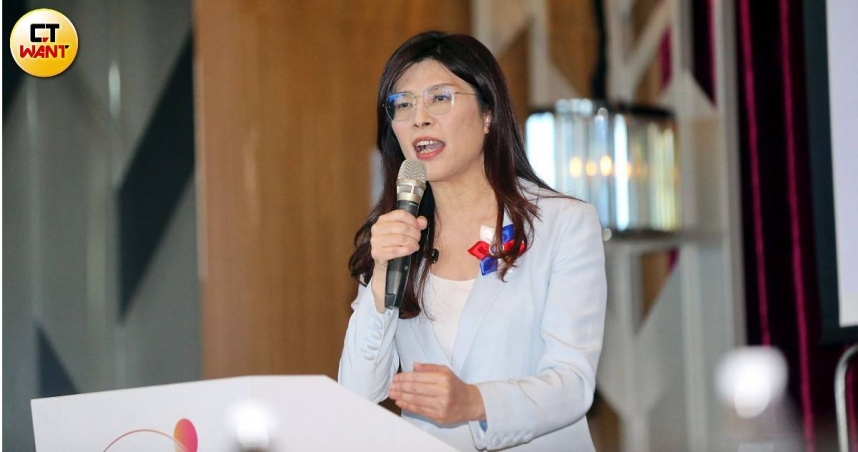 國民黨表示，鄭麗文一再重申國民黨堅持「九二共識、反台獨」的兩岸路線就是充分認知，中華民國憲法的兩岸定位才是和平的保障。（圖／周志龍攝）