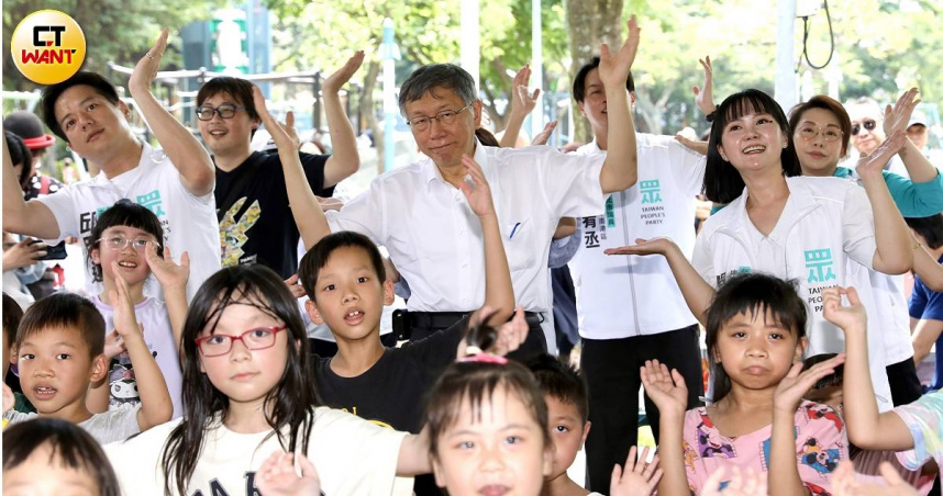 竹北市藍白整合宣告破局，邱臣遠表態將代表民眾黨參選到底。（圖／方萬民攝）