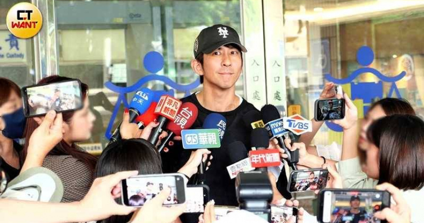 修杰楷低調受洗！　賈靜雯曝內幕：不是因為我