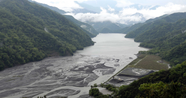 全台水位最低!霧社水庫幾乎乾涸見底 台電停止發電放水