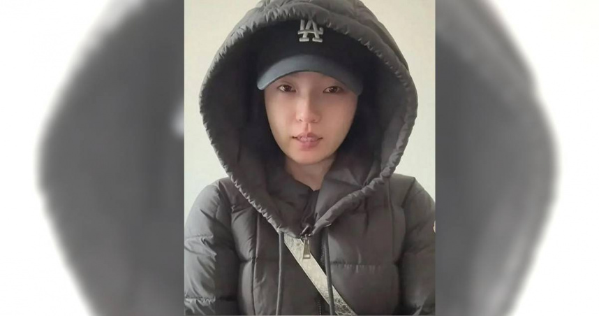 李雨霏初二（30日）突然發布影片，自爆她過去曾多次被親舅舅猥褻，瞬間引發輿論關注。（圖／翻攝自微博）