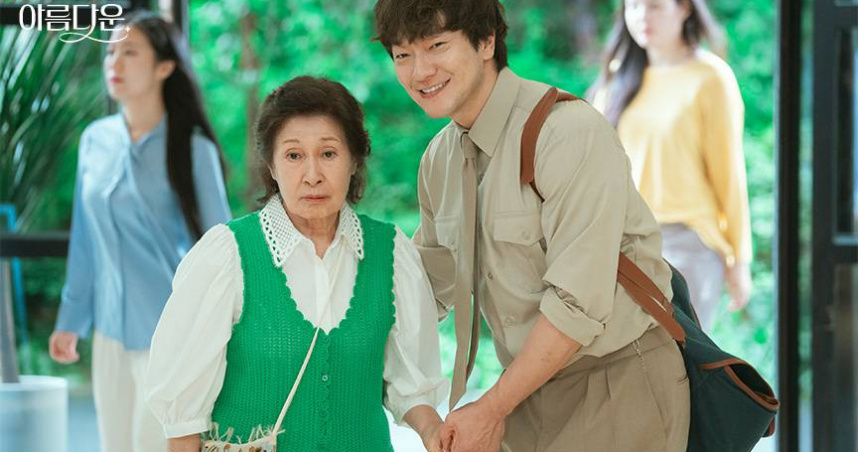 金惠子高齡83歲，入行62年的她表示，這部戲可能是她最後一部作品。（圖／取自《比天堂還美麗》官網）