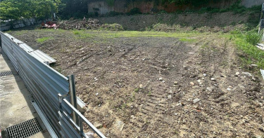 位於台中市霧峰區的「北溝故宮文物典藏山洞」自2014年起登錄台中市歷史建築,卻因開發困難重重閒置多年。(圖/市議員李天生提供)