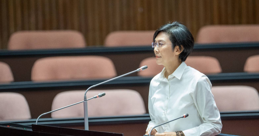 立委林岱樺於12日於立法院質詢行政院院長卓榮泰時，要求盡速辦理普發新台幣1萬元。（圖／林岱樺辦公室提供）