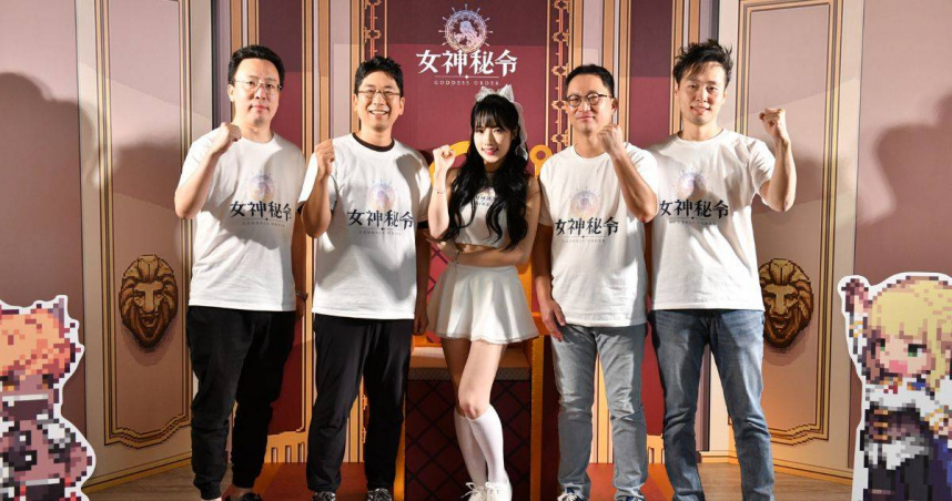 代言人Mingo朴旻曙與原廠代表合影。（圖片提供／KakaoGames）