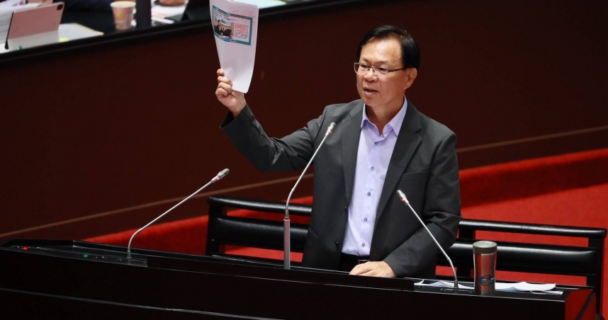 民眾黨立法院黨團副總召張啓楷26日批評，行政院送交的中央政府追加預算案毫無修正，卓榮泰答詢時強硬狡辯，完全沒有檢討。（圖／張啓楷辦公室提供）