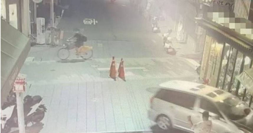 台南中西區於昨（3）日晚間發生一起交通意外。（圖／翻攝畫面）