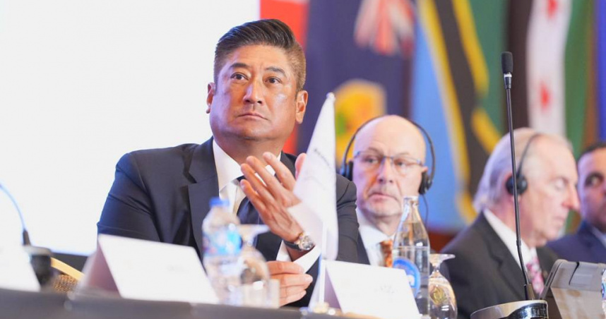 亞洲棒總會長辜仲諒（左）成功連任世界棒壘球總會執行副會長。（圖／亞洲棒球總會提供）