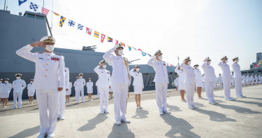 名醫憂:軍人離艦,上萬人暴露風險! 台灣零確診後「又陷大爆發危機」