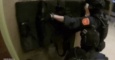 北市大安區一間醫美診所今年大年初五開工時遭人開槍射擊，警方向上溯源再逮幕後主使齊光會林姓幹部到案。（圖／翻攝畫面）