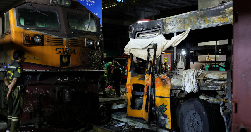 泰國曼谷今（16）日驚傳重大車禍事故，目前至少8人死亡、25人受傷。（圖／達志／路透社）