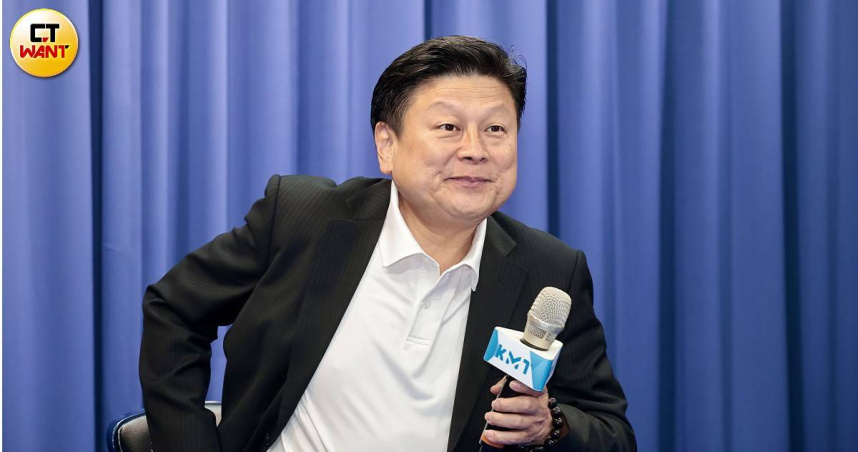 立法院國民黨團總召傅崐萁回應總統賴清德提出的育兒相關方案。（圖／黃耀徵攝）