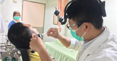 驚人!男子耳朵劇痛且怪聲頻傳 原來是耳內孵出「一窩小蟑螂」