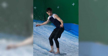 范少勳為代言化身衝浪男兒。（圖／舒跑Super S提供，下同）