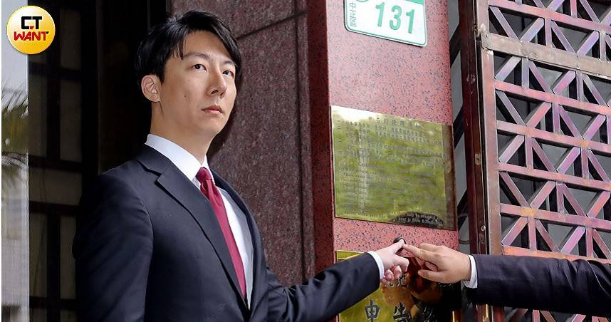 民進黨發言人吳崢痛批，台中小流氓羅廷瑋好大官威，十萬火急叫台大醫院副院長來罵。（圖／周志龍攝）