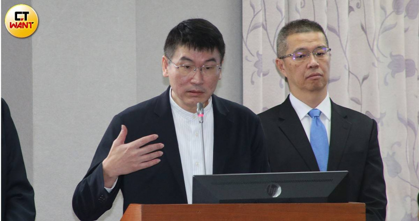 移民署近期針對尚未繳交喪失原籍證明的陸配發出補件通知，陸委會對此強調，如有困難民眾可聯繫該部會。（圖／黃鵬杰攝）