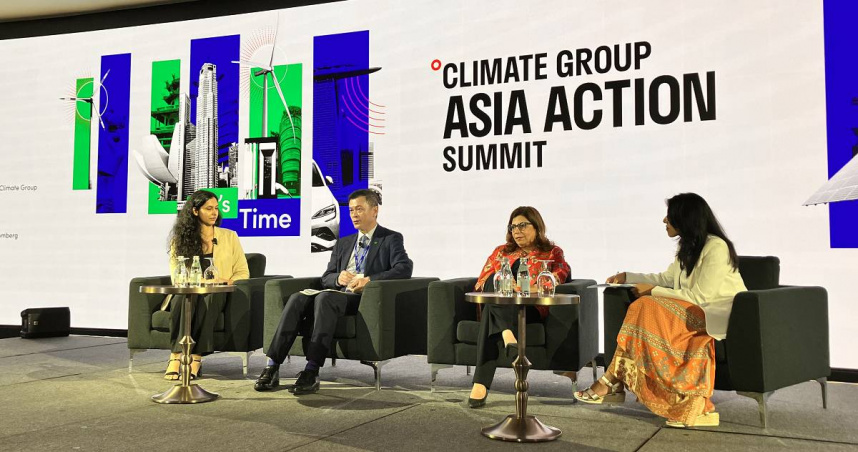 在亞洲行動峰會分場論壇中，國泰世華銀行副總温珍瀚（左二）與國際夥伴針對如何引導亞洲資本投入氣候韌性相關計畫、降低企業低碳轉型成本進行交流（圖／國泰金控提供）。