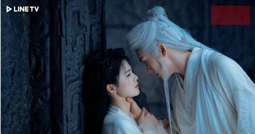 《臨江仙》白鹿（左）曾舜晞劇中「三生三離」，因誤會反目成仇。（圖／LINE TV）