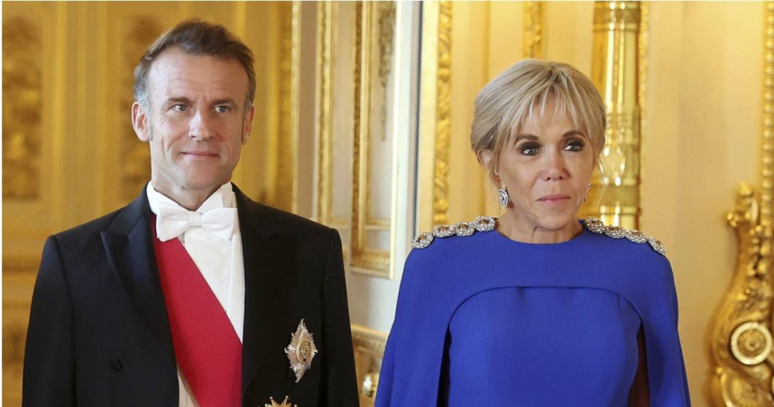 47歲的法國總統馬克宏（Emmanuel Macron）與72歲的夫人碧姬（Brigitte Macron）。（圖／達志／美聯社）