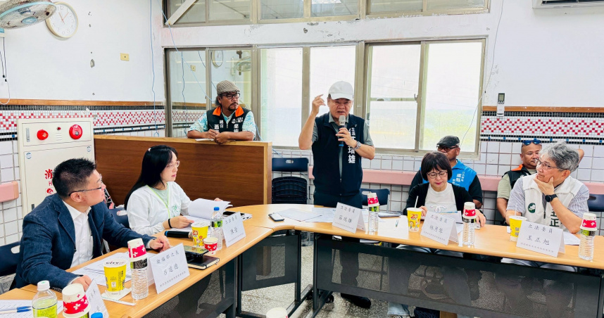 立委陳瑩、莊瑞雄、王正旭、林月琴前往蘭嶼考察，並至蘭嶼醫院的預定基地現勘。（圖／莊瑞雄辦公室提供）