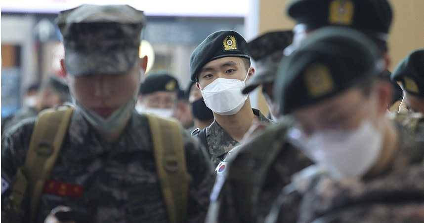 路透援引10日公布的一份報告指出，南韓軍隊在過去6年間，縮減了20％至45萬人。（示意圖／達志／美聯社）