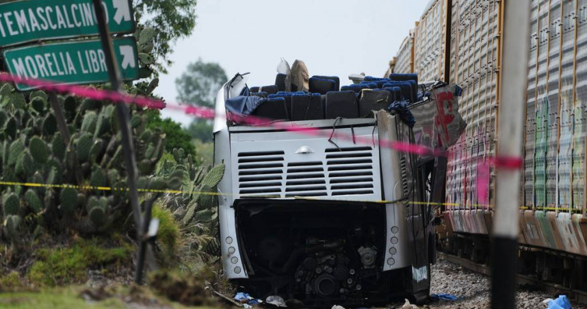墨西哥嚴重車禍，造成10人死亡。（圖／達志／美聯社）