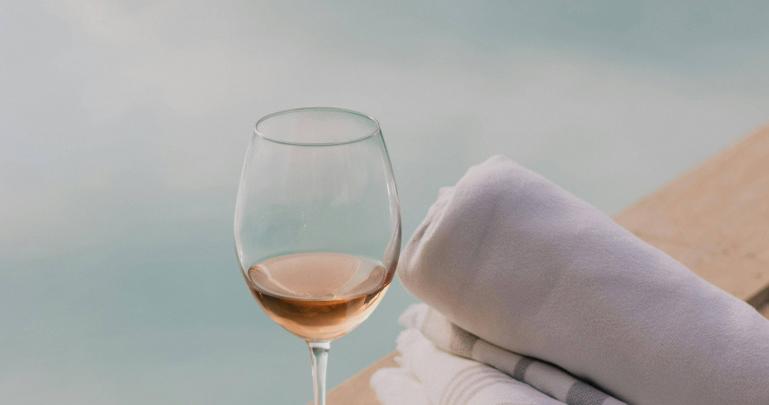 一名中國遊客在被勸導遵守泡湯禮儀後，竟憤怒地將2公升未稀釋的沐浴乳倒入浴池中。（示意圖／翻攝自pixabay）