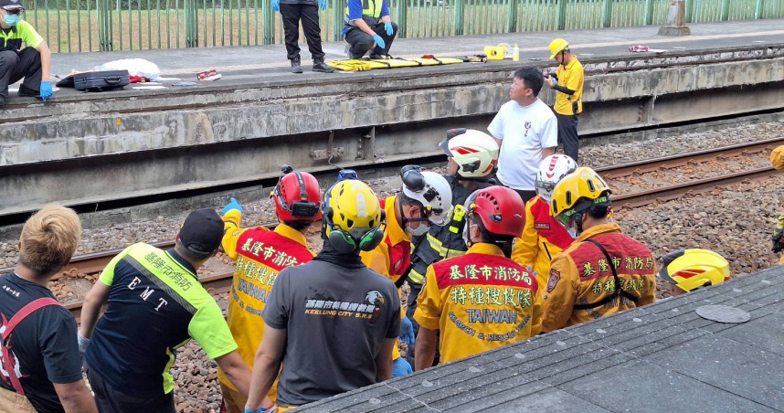 百福車站發生跳軌意外，1男頭顱破裂亡。（圖／林榮芳攝）
