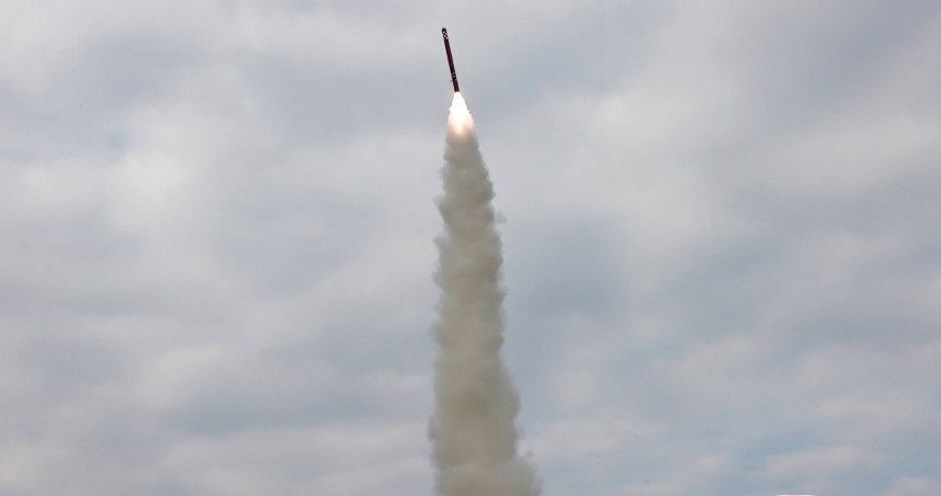 北韓在川普準備訪韓前夕，再度發動飛彈試射。（圖／達志／美聯社）