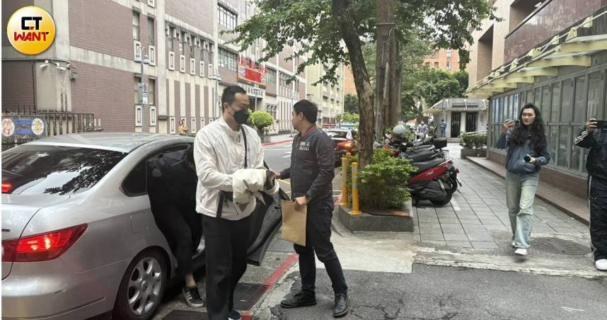 太子集團第2波搜索尼爾公司的負責人林揚茂、財務主管鄭巧枚、天旭財務主管陳麗珊3人均收押禁見。（圖／翁靖祐攝）