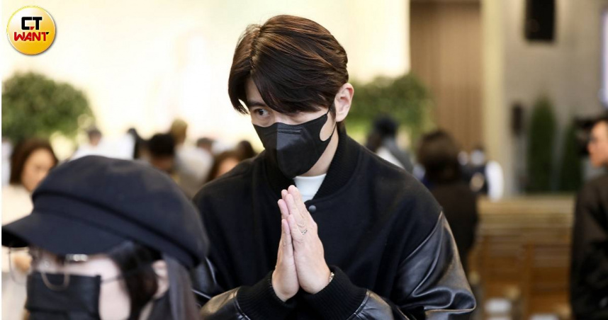 修杰楷現身林光寧的追思會致意。（圖／侯世駿攝）