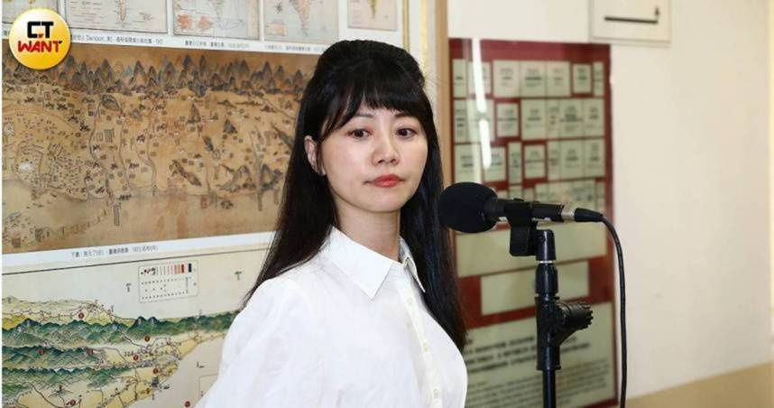 高嘉瑜表示，自己也會全力配合黨的提名及選舉策略，「票票民進黨，港湖全壘打，努力為港湖拚第四席！」（圖／黃鵬杰攝）