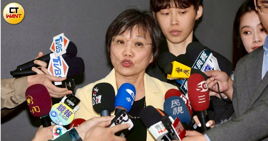 針對17日面對媒體提問卻怒瞪媒體一事，劉世芳回又強調是因為三度觸碰到她的胸部，讓她覺得相當困擾。(圖／方萬民攝)