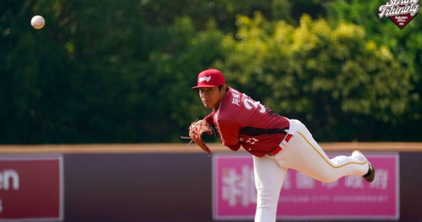 樂天桃猿新秀李育朋因無照酒駕，遭到樂天桃猿解約。（圖／翻攝自臉書／Rakuten Monkeys）