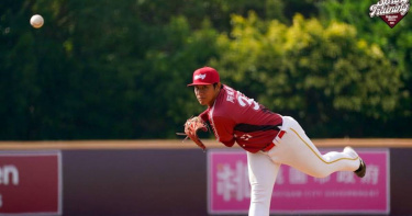 樂天桃猿新秀李育朋因無照酒駕，遭到樂天桃猿解約。（圖／翻攝自臉書／Rakuten Monkeys）