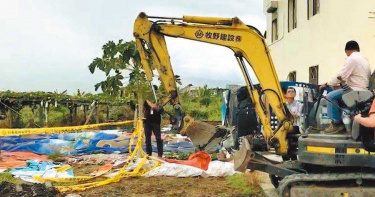 不爽被放話處理!3員工狠殺錢莊老闆 焚屍邊烤肉「狂燒12小時」還搗碎骨頭