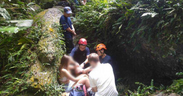 俄羅斯女學生三峽爬山不慎跌落 頭部擦傷手骨折