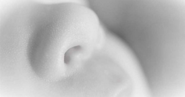 老公睡覺「引擎式鼾聲突消音」! 她狂搖「死鬼」叫不醒…哭著送急診