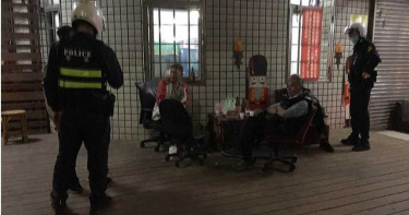 臭豆腐老闆被嫌臭不能忍 暴怒毆打碎念街友