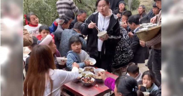 葬禮習俗「請全村吃飯14天」 6天就吃4頭豬…喪家被吃垮