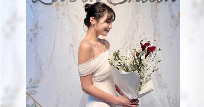 王嫚萱宣布成為人妻。（圖／翻攝自王嫚萱臉書）