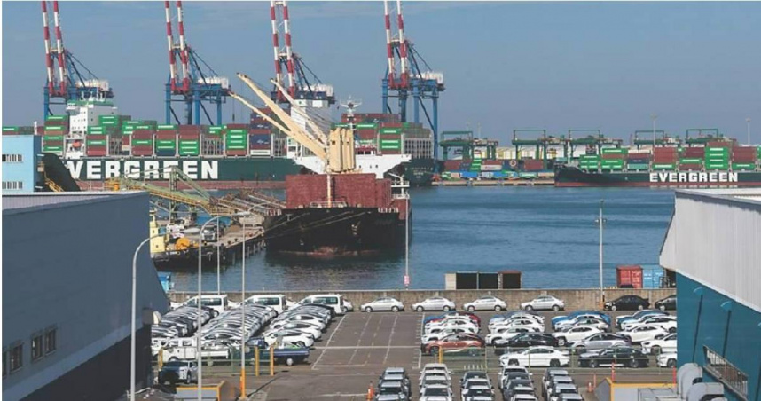 新台幣狂升引發外銷企業恐慌。（圖／報系資料照）