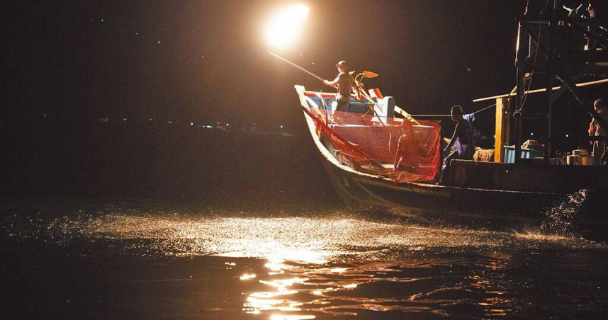 「蹦火仔」磺火漁業技術已有百年歷史，是新北市珍貴的文化遺產。（圖／新北市漁業處提供／中國時報柯毓庭新北傳真）