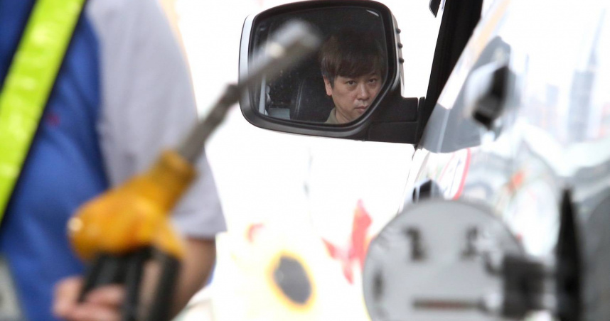 台灣中油公司宣布，自明起汽、柴油各調漲0.4元。（圖／報系資料照）