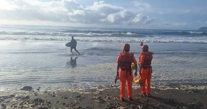 颱風「丹娜絲」海上警報已發布，海巡署呼籲民眾勿在颱風期間前往海邊觀浪。（圖／翻攝畫面）