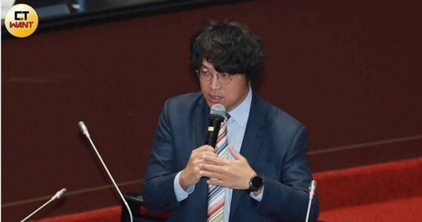 立委沈伯洋近期經歷母喪。（圖／周志龍攝）