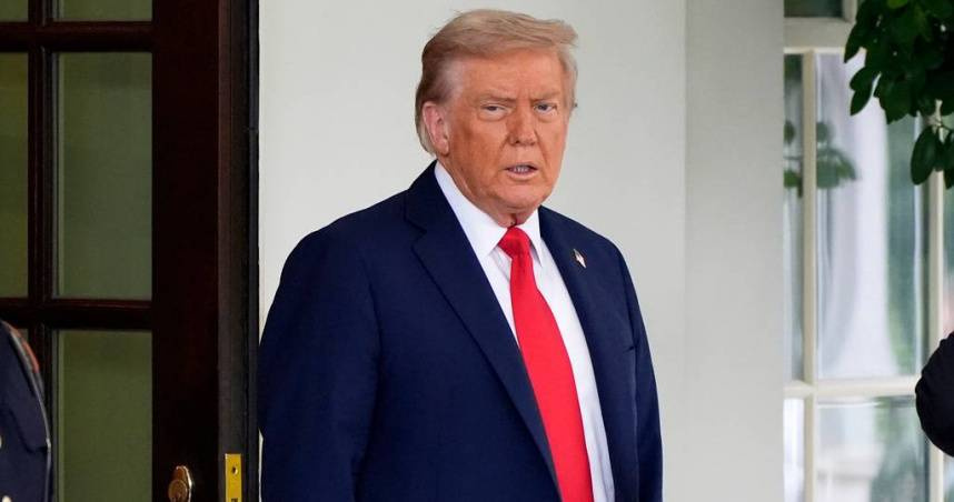 美國總統川普宣布對印度商品徵收高達50%的關稅，而印度郵政局23日宣布，將暫停所有寄往美國的郵件服務。（圖／達志／美聯社）