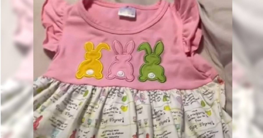 媽媽幫女兒買一條可愛洋裝。（圖／翻攝自TikTok／savannah00112，下同）
