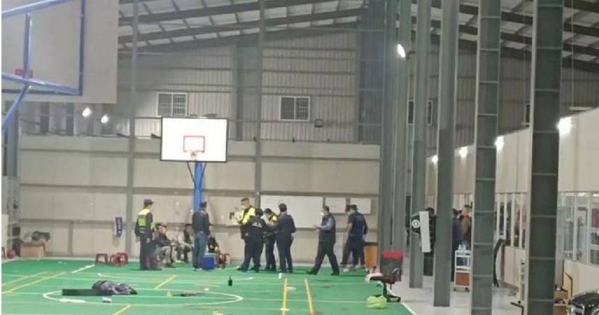 台中市大雅「打手訓練基地」2021年爆發械鬥衝突釀1死多傷，汐止警方意外查獲涉案人施競堯。（圖／翻攝畫面）